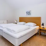 6 Person In Apartman *