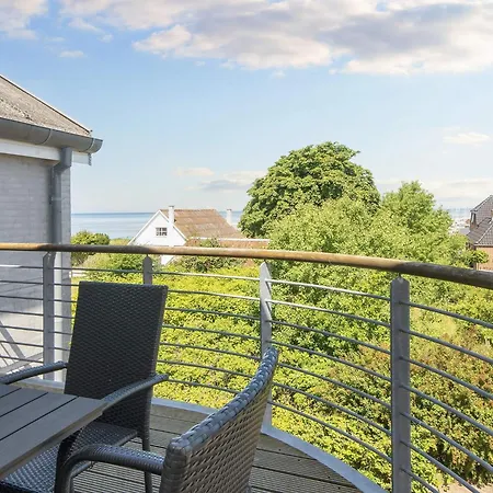 6 Person In Daire Glesborg