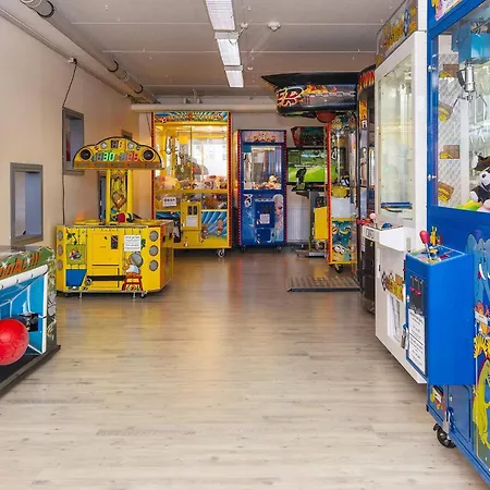 6 Person In Daire Glesborg